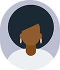 femme avec une coiffure afro